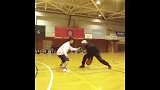 篮球-18年-运球屌炸天！骨头收集者早年在日本教小学生们做人！-新闻