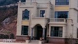 农村自建的豪华别墅，背靠青山前有绿水，向往的豪宅