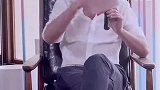 郝蕾担心自己不合群
