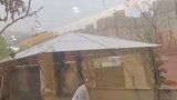 我寻思远亲不如近邻吗？动不动就抢我私房钱,有没有天理了！