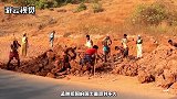 此国家人口密度是我国的十倍，现实情况就是人挤人，下脚都困难