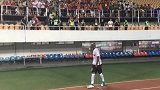中超-17赛季-来自家乡的问候 姆比亚赛后致谢喀麦隆在华球迷-专题