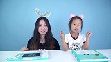 玩具开箱：橘子和悠悠用液晶画板互相画了对方的样子