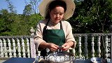苗大姐吃带鱼不吐刺，地里摘菜不洗直接吃，味口大到用盘子吃