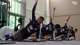 高卢雄鸡众将健身房备战热身赛 姆巴佩状态轻松迎意大利