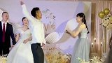伴郎和伴娘在婚礼上的搞笑尬舞！