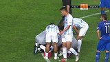 惹人揪心！登贝莱无对抗突然倒地 场边简单处理后回归