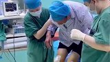 痛风手术后医生不让喝酒，大伯一语惊人