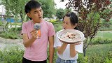 抠门小伙来吃饭，把188元的鱼汤砍到1元，怎么做到的？