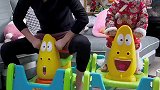 爸爸带娃出其不意