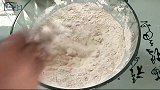 面粉最新奇的做法，不发面不烫面，个个鼓包空心，咬一口直掉渣