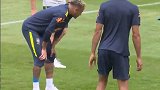 内马尔抢圈中原地崴脚？疑似受伤提前离开训练
