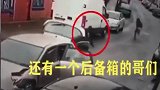 不是亲眼所见都不敢信，一辆轿车能装这么多人，堪比五菱神车！