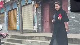 男子去女朋友家，老丈人给红包