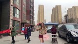 后来才知道，嫁给生活可以培养爱情，嫁给爱情会死在生活里，贪财的人风生水起，追爱的人一事无成！