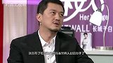 李亚鹏品味不改，新女友锁骨太惊艳，没500亿身家气质超过王菲