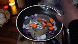 魔芋豆腐怎么做好吃，简单又好吃的魔芋豆腐炒胡萝卜，清爽开胃