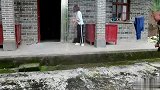 四川方言：老表中一等奖后，到亲戚家给女儿借学费，太现实了！