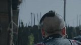 星火云雾街:张太平在回匀城的路上没劫到卢人杰,便派人去茶山寻找,顺便将他跑掉的消息告诉了赵国虎