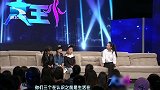 袖珍姑娘九岁才上幼儿园，学习一直很好，同学都叫小人精