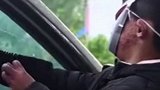泪曰！真是懂事的孩子！感人一幕 戳中泪点 正能量