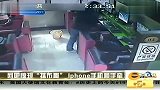 网吧惊现“抹布哥”iPhone手机顺手牵