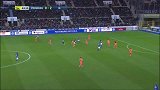 第64分钟斯特拉斯堡球员福法纳射门