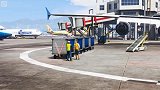 模拟飞行：空客A380飞机“四角朝天”坠落海边