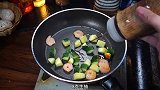 虾仁炒黄瓜怎么做好吃，简单又好吃的虾仁炒黄瓜，味道鲜美