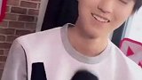 王俊凯五年前深情演唱《空白格》，他真的很适合唱歌，不愧是咱们的小凯