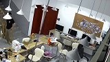 倒也不必这么冷静遇到凡事不要慌，掏出手机发个朋友圈