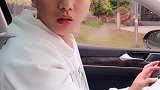 他是不是已经准备逃跑了？还是错觉？