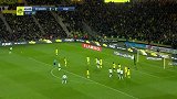 上半场补时第1分钟圣埃蒂安球员穆库迪射门 - 打偏