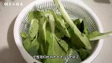 清炒小白菜家常做法，青青爽爽，好吃得很，安逸