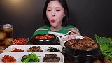 【欧尼boki来了】砂锅烤肉豆腐汤、蔬菜和新鲜泡菜(1)