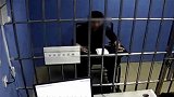 两男子酒后玩火寻乐被拘：火光冲天商场险被烧！