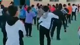 搞笑视频集锦：这才是真硬核，现在都流行用头开榴莲了？