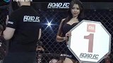 日本凶悍胖妞揪头发重拳砸脸韩国美女，严重犯规依然疯狂嚣张