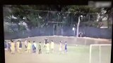 火气太大！一脚飞铲+一脚报复 永昌盐城热身赛爆发群体冲突
