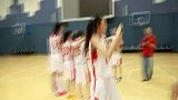 篮球-13年-中国女篮拍摄官方写真 队员互相拍照赵爽化身摄影师-新闻