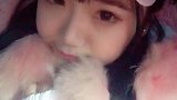 脸圆嘟嘴谁也不服