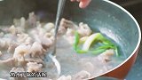 阿煮：番茄牛腩煲拌饭真的是一流，酸酸甜甜的，开胃