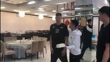 新疆内线总决赛期间过生日遭“蛋糕洗脸” 这滋味又痛又甜
