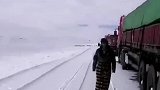 青藏线大雪