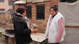 短剧：怀孕5月做饭没做好，婆婆给她一耳光，父母赶来又扇她耳光
