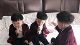 东北三岁大哥检查双胞胎弟弟有没有洗脚，这一番教训太可爱了