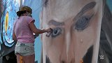 WWE-18年-美国艺术家纽约街头涂鸦罗西同人壁画-新闻