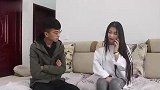 养母向女儿借钱，女儿却只给他一件旧衣，养母打开旧衣后感动落泪