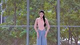 温山软水万千，不及你眉眼半分