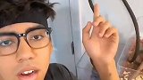 小哥养了一窝蜜罐蚂蚁当宠物，没想到他特殊的照顾下它们变成了彩虹蚂蚁